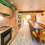 Forestside Escape For 15 Guests Prázdninový dům