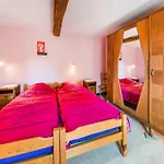 Casa de Férias Forestside Escape For 15 Guests