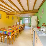 Forestside Escape For 15 Guests *