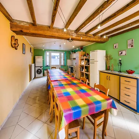 Dom wakacyjny Forestside Escape For 15 Guests Awenne