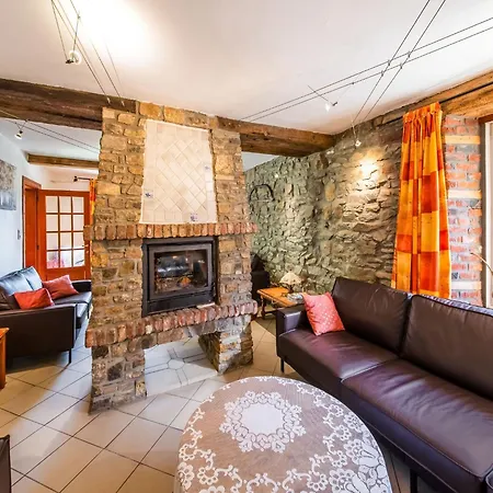 Сasa de vacaciones Forestside Escape For 15 Guests Awenne