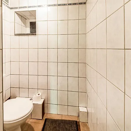 Forestside Escape For 15 Guests Awenne