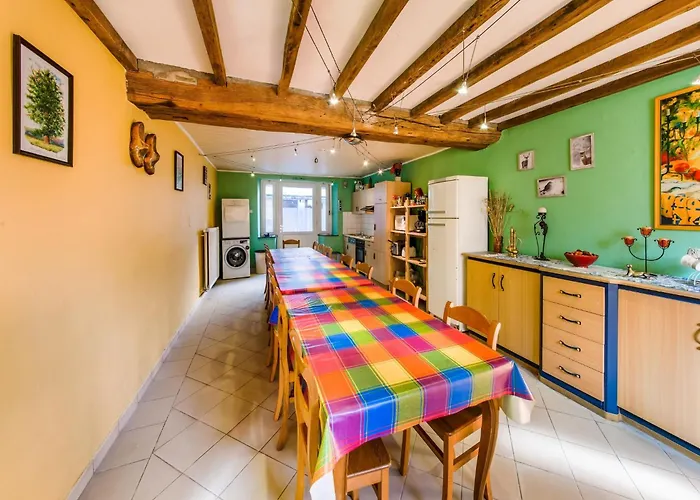 בית נופש Forestside Escape For 15 Guests אבנה