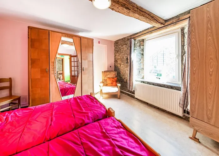 Forestside Escape For 15 Guests Holiday home Awenne