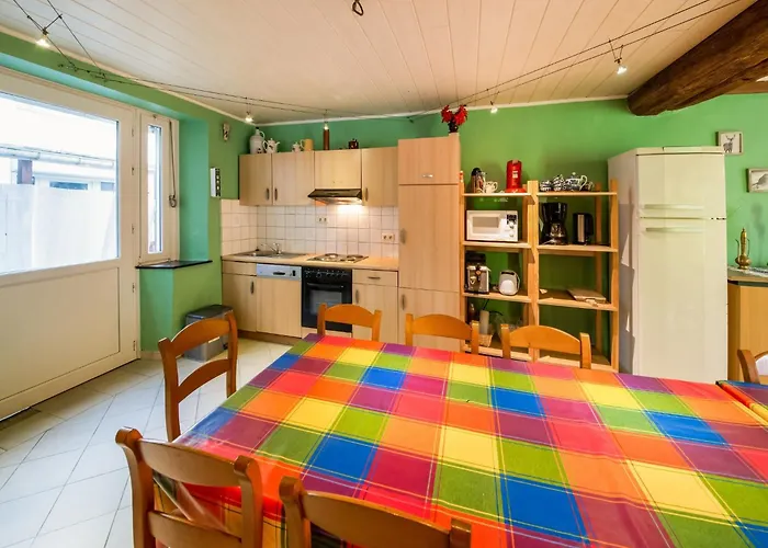 Forestside Escape For 15 Guests Awenne