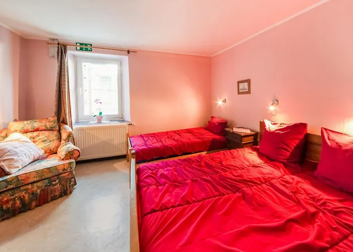 Forestside Escape For 15 Guests בית נופש אבנה